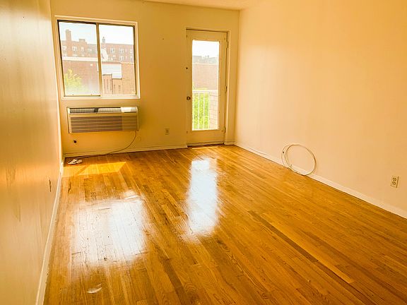 3rd image of 76-01 113th St #4B