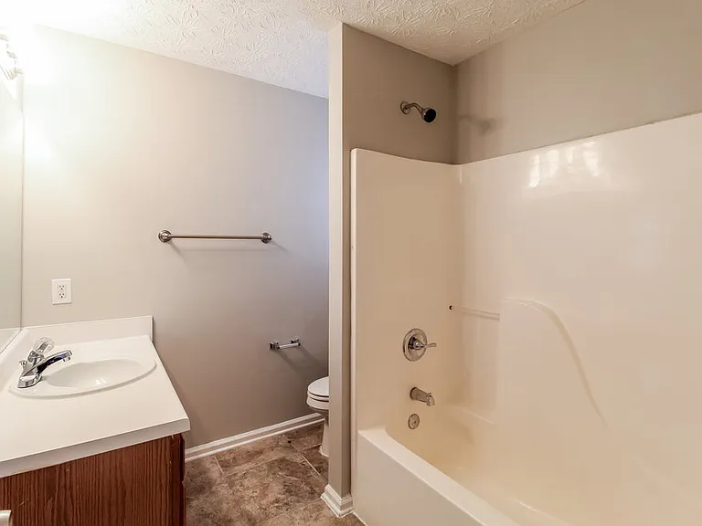 105 Cypress Dr — Photo 11