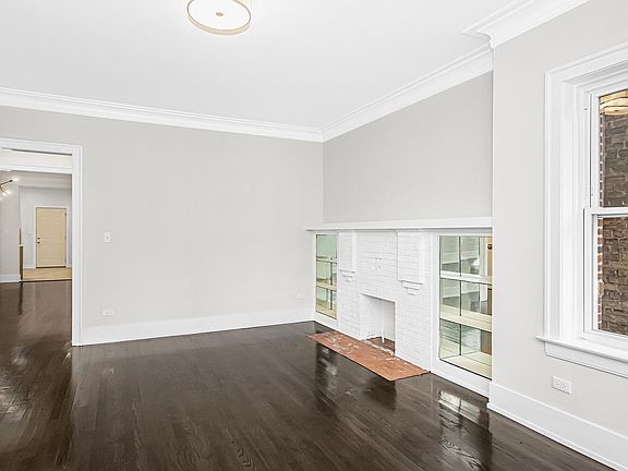 4th image of 7251 S King Dr