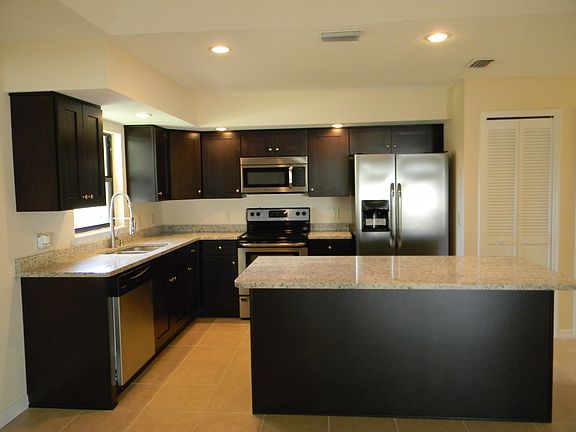 2nd image of 1258 Catalina Blvd