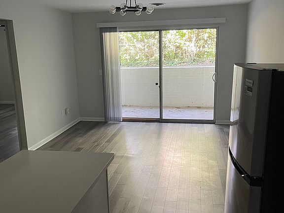 3rd image of 2540 Madison Rd #6