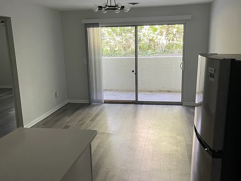 2540 Madison Rd #6 — Photo 3