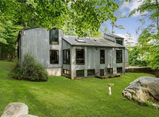 42 Sky Meadow Rd, Suffern, NY 10901