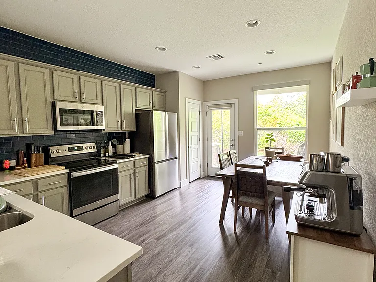 1807 Roseburg Dr — Photo 24