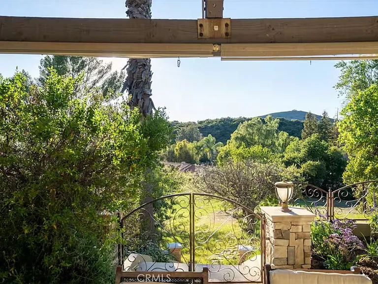 24361 Mulholland Hwy — Photo 34