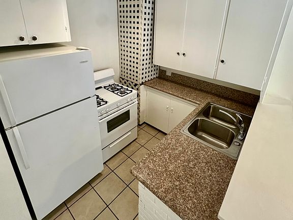 5th image of 3604 Crestmont Ave #3604