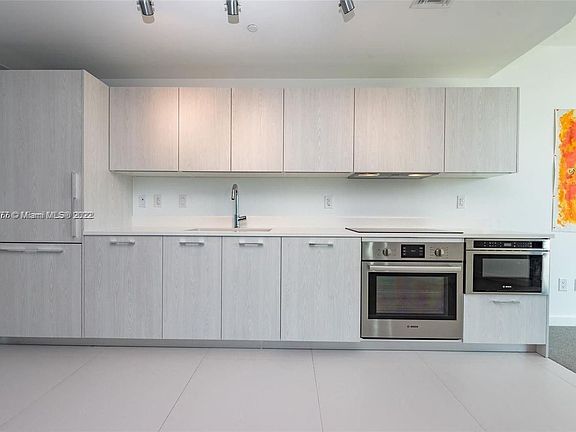 2nd image of 501 NE 31st St Unit 1107