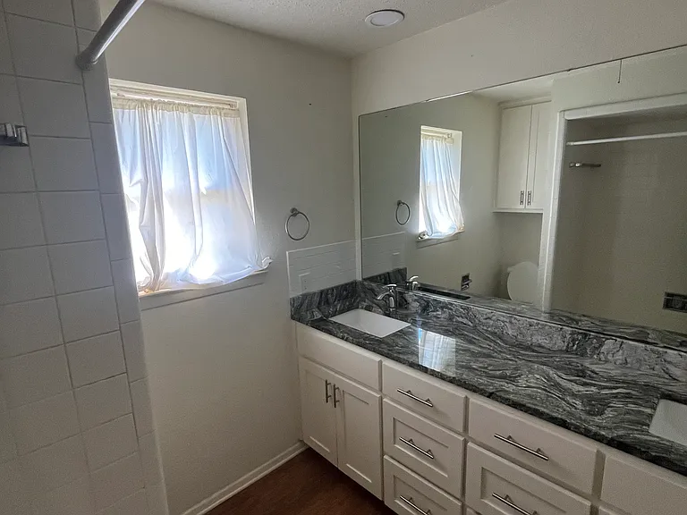 705 Michael Ln — Photo 8