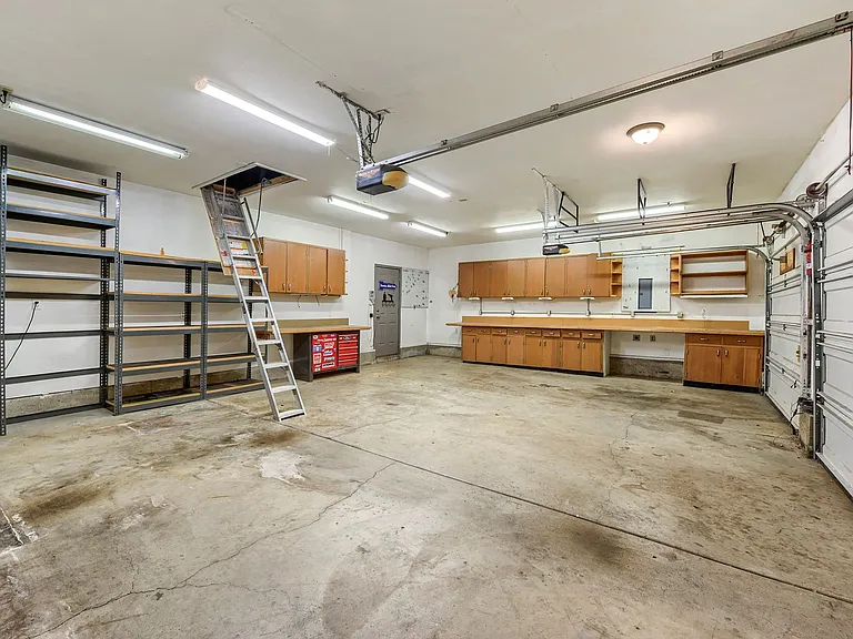 15084 Persimmon Way — Photo 21