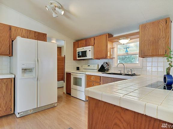 3rd image of 3517 250th Street Ct E