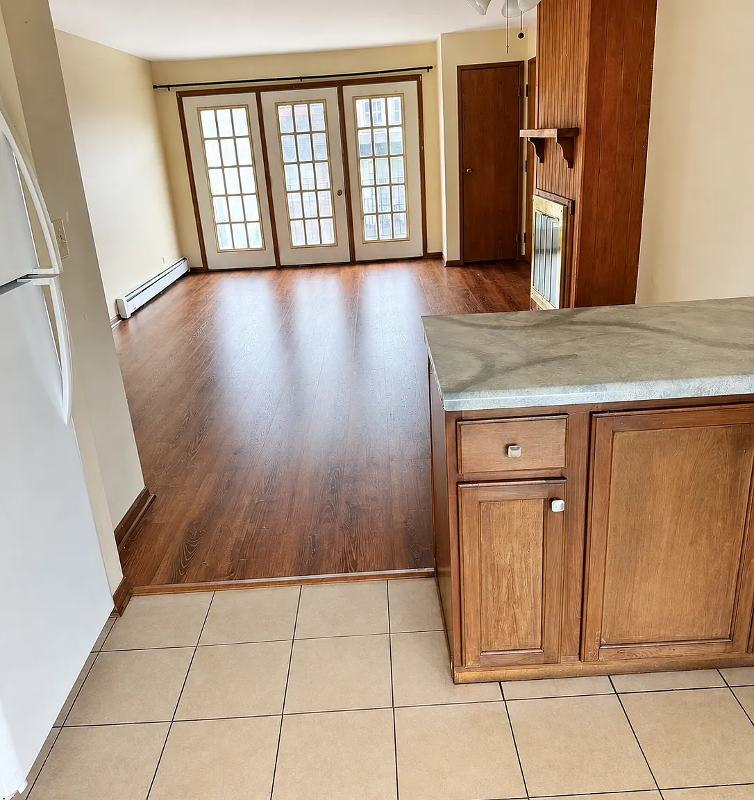 2 bed, 980 sqft, $1,800 — Photo 3