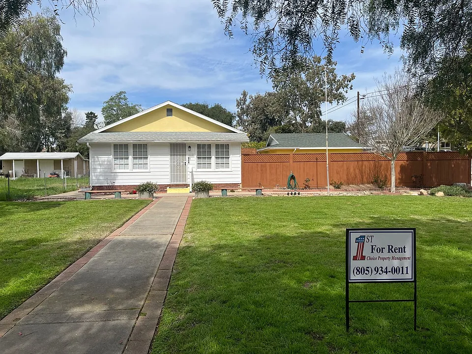 565 Hobbs Ln
