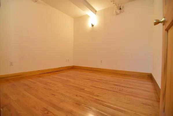 Rented by J Misrahi Realty Corp | media 32