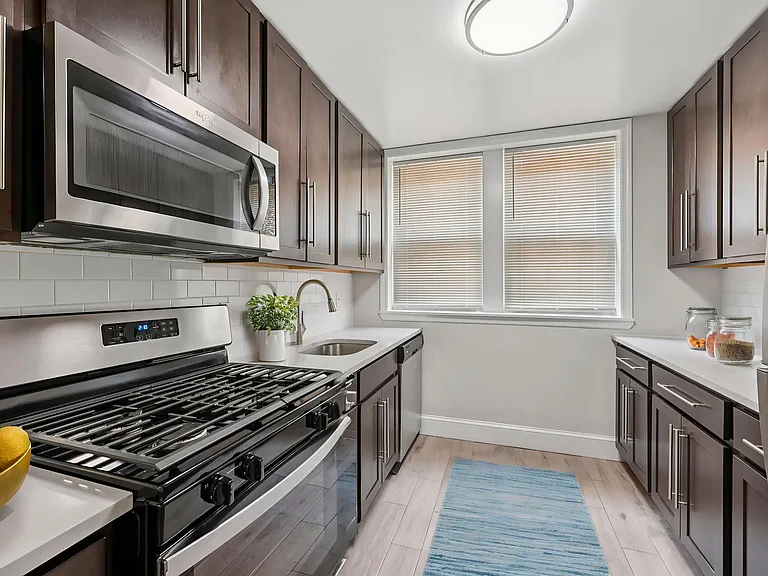539 Joralemon Street Apts — Photo 11
