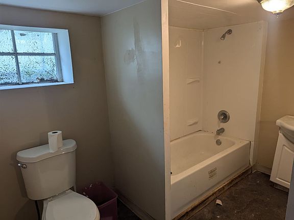 2nd image of 310 E Vine St