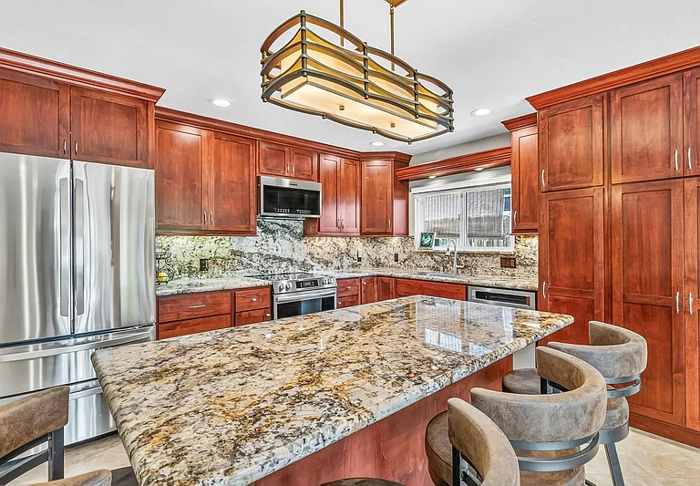 1115 Sayles Ct — Photo 10