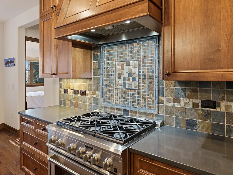 363 SW Bluff Dr #102 — Photo 10
