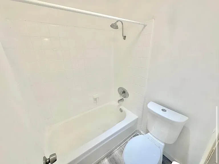 711 Machado Dr #4 — Photo 8