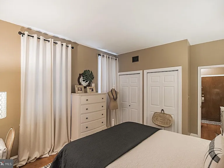 405 Bainbridge St #B — Photo 8