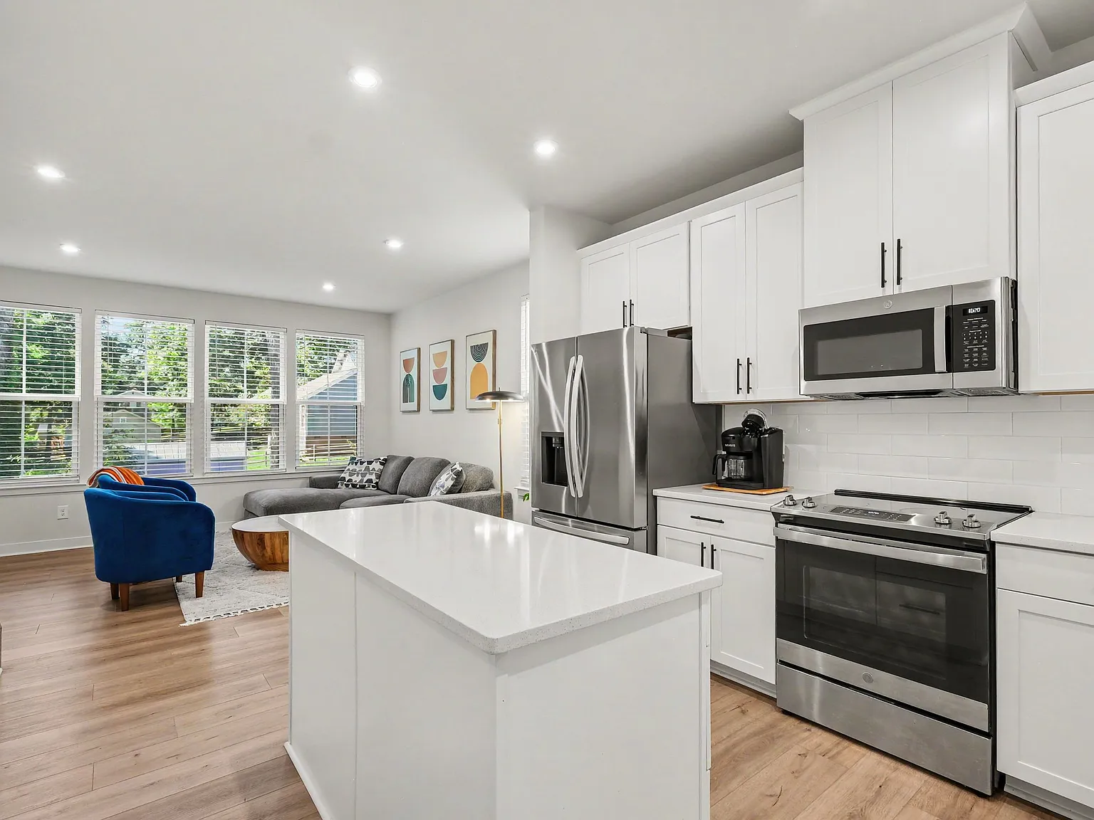3 bed, 3.5 bath, 1707 sqft, $3,500 — Photo 4