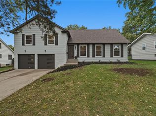 6922 W 101st St, Overland Park, KS 66212