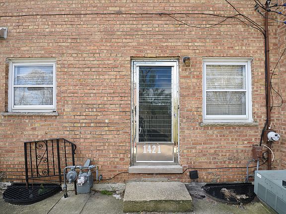 3rd image of 1421 Silver Creek Ln