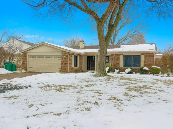 775 Boxwood Ln, Buffalo Grove, IL 60089