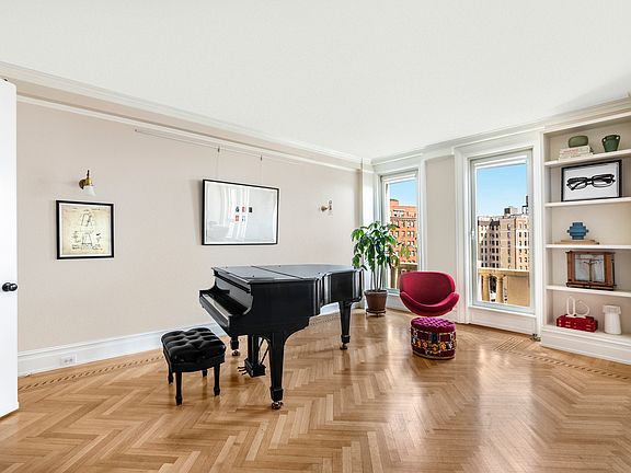 3rd image of 924 W End Ave APT 121