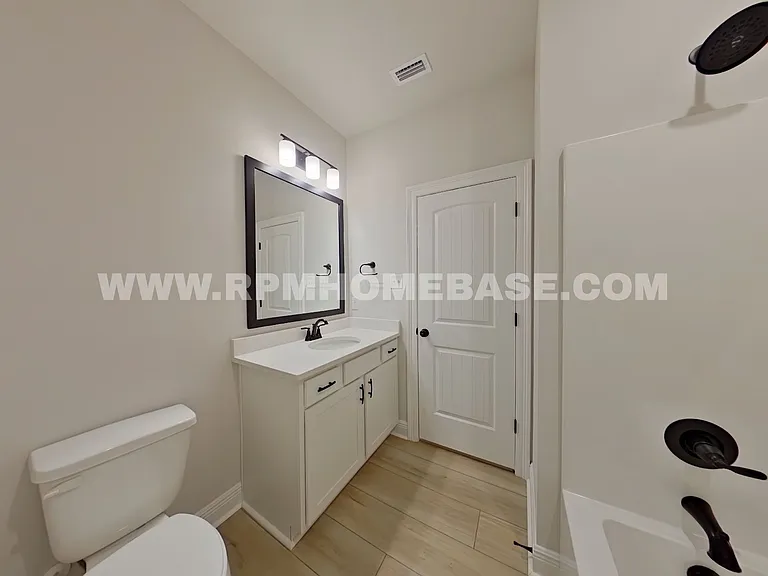 2700 Louise Dr — Photo 18