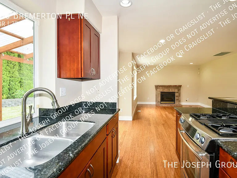 706 Bremerton Pl NE — Photo 6