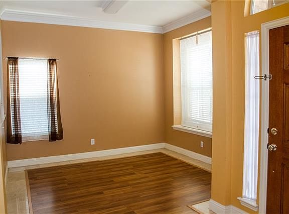 3rd image of 438 Southridge Way