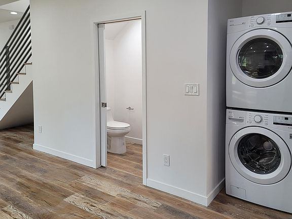 3rd image of 702 Parkman Ave #700-1/2