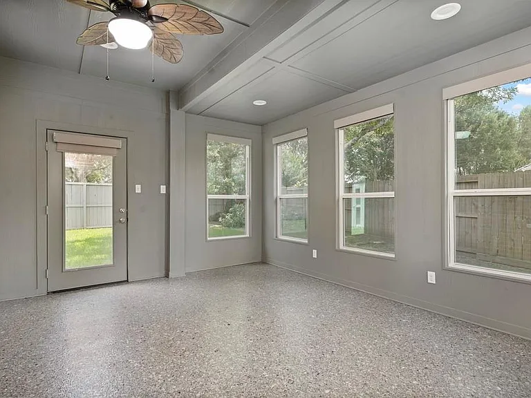 421 Livingstone Ln — Photo 21