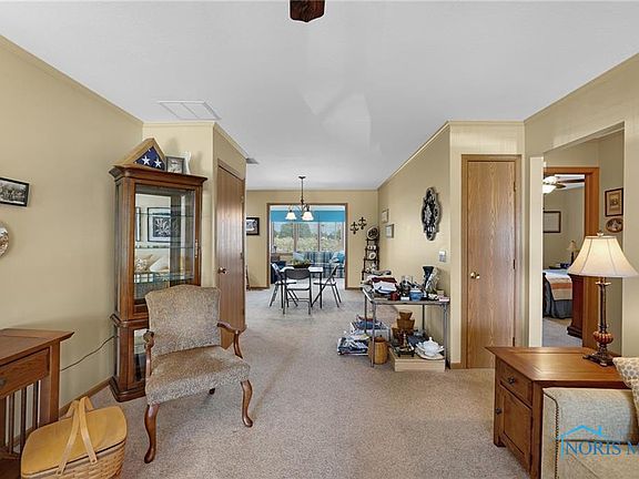 3rd image of 516 Woodpointe Dr