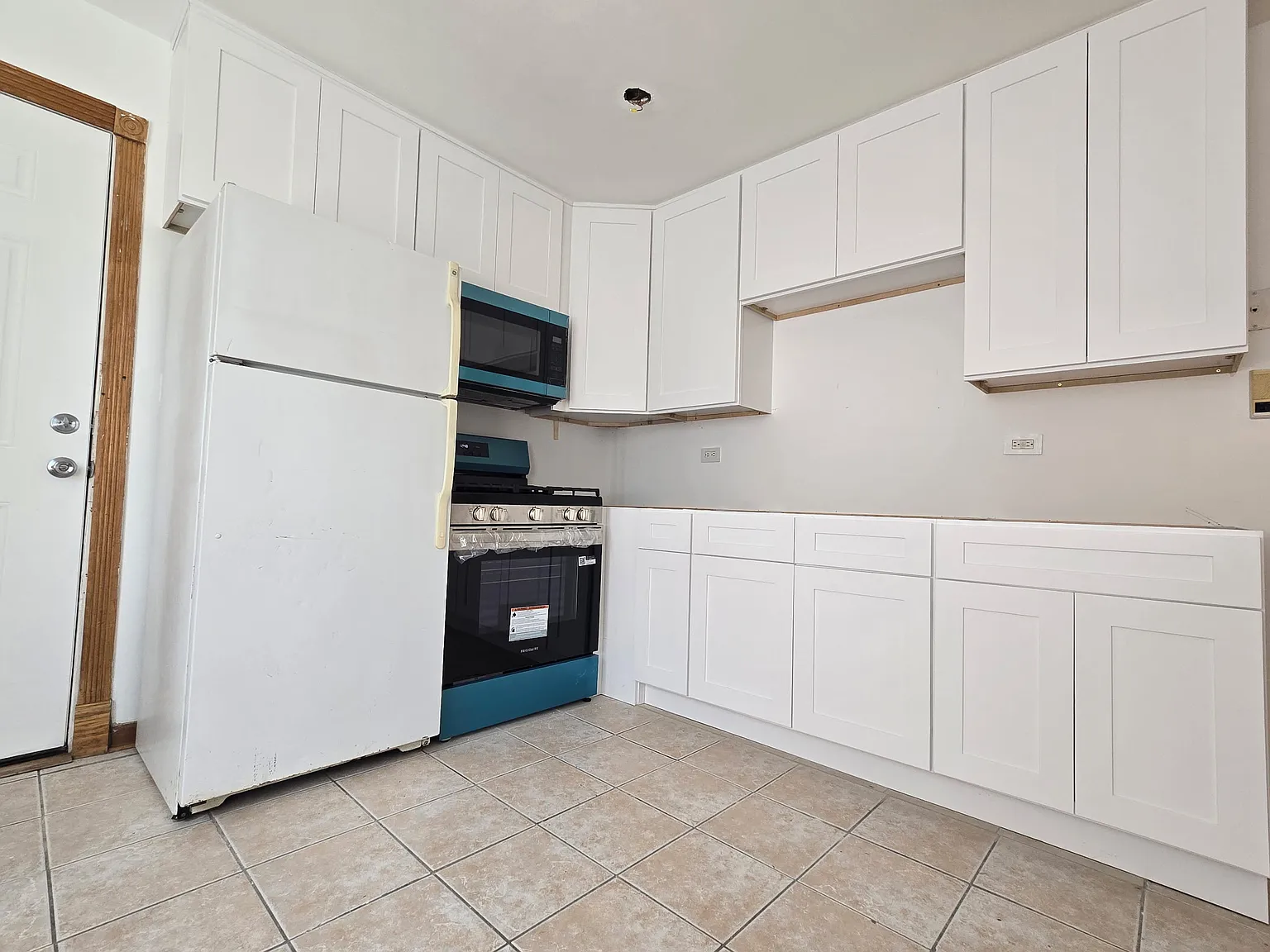 2 bed, 900 sqft, $1,700 — Photo 3