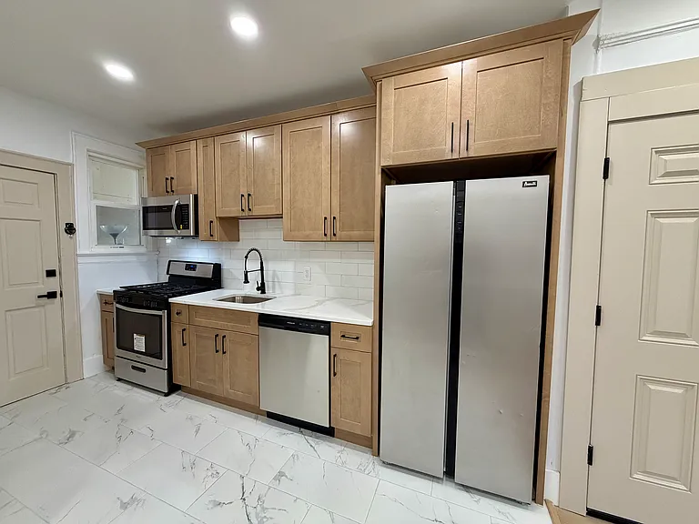 57 Tappan St #2L — Photo 3