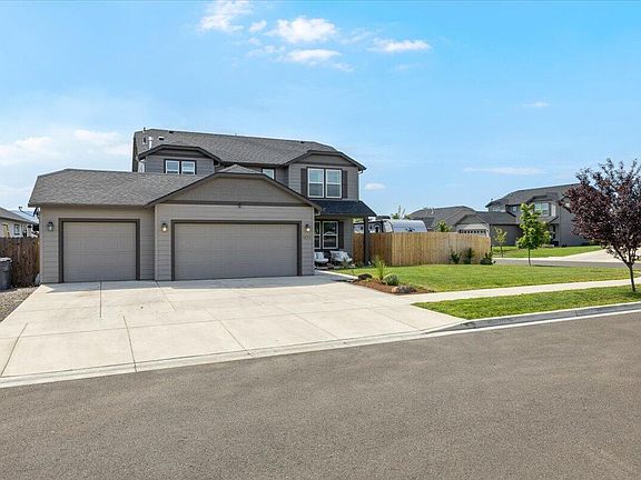 4th image of 3253 Corden St