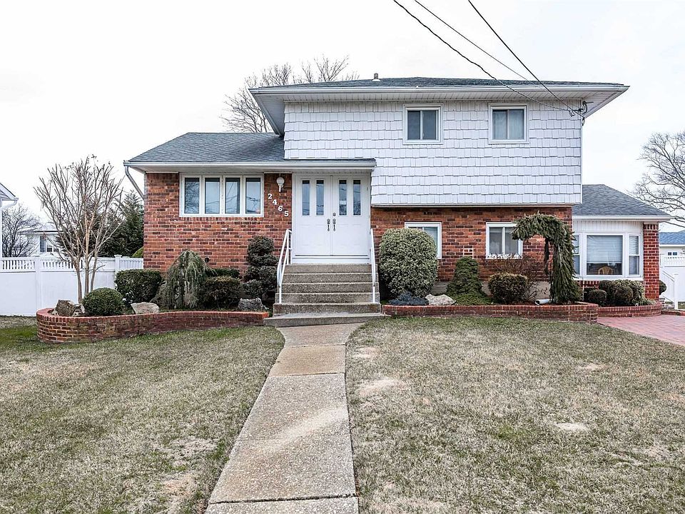 2465 Shelly Ct, Bellmore, NY 11710 | Zillow