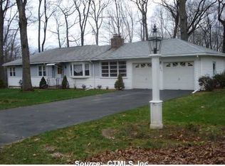 214 Tanglewood Rd, Trumbull, CT 06611