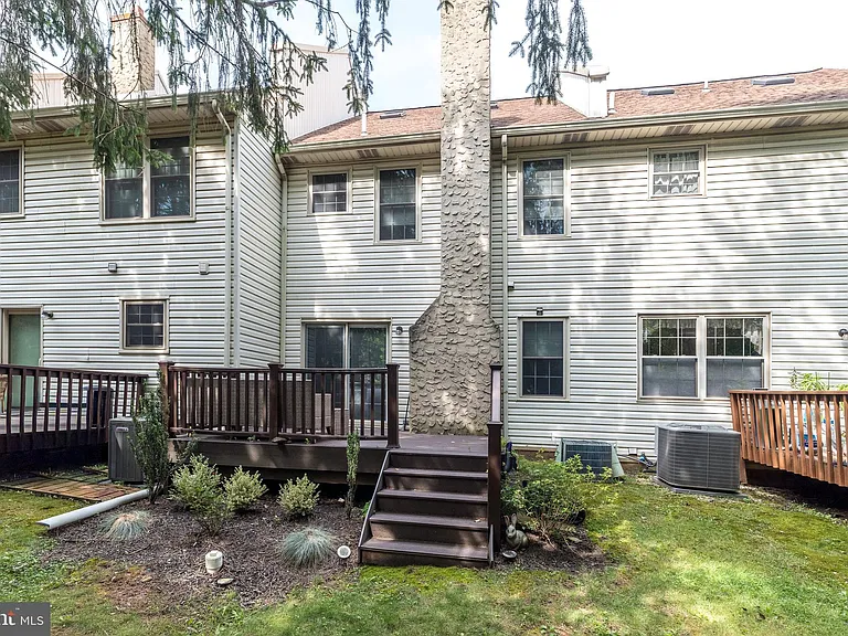108 Susan Constant Ct #8 — Photo 39