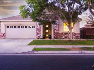 302 Hollyhill Dr, Bakersfield, CA 93312