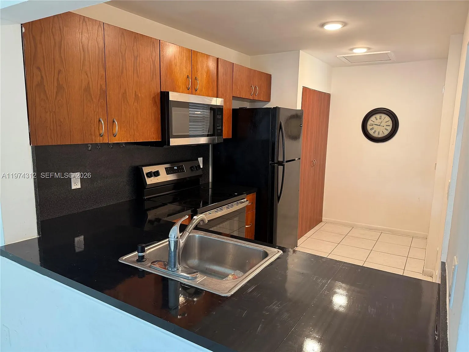 Monterey Two Condo — Photo 2