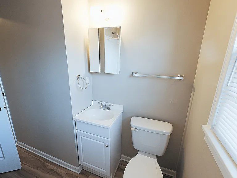 3426 Starr St #B — Photo 17