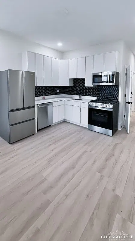 2 bed, 1.0 bath, 1100 sqft, $2,265 — Photo 2