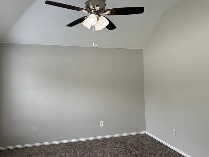 413 Hilltop Dr — Photo 17