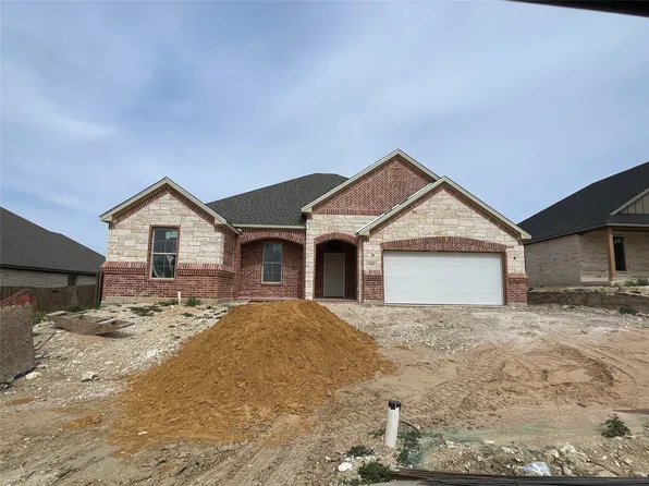 1902 W Westhill Dr, Cleburne, TX 76033