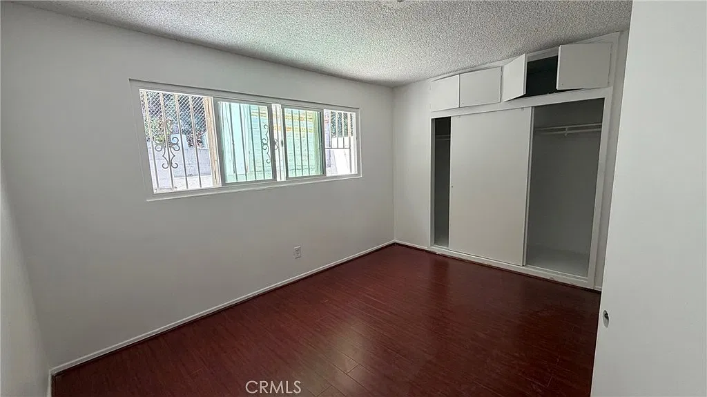 2 bed, 700 sqft, $2,500 — Photo 3