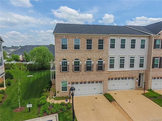 1st image of 419 Siena Ln