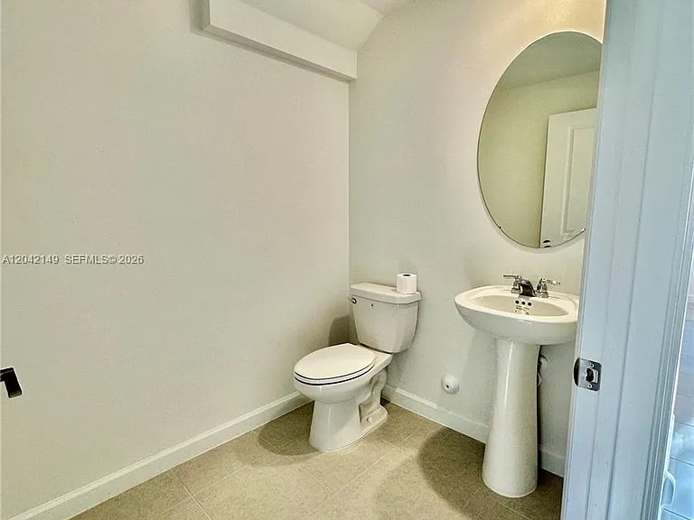 114 SW 184th Pl #114 — Photo 9