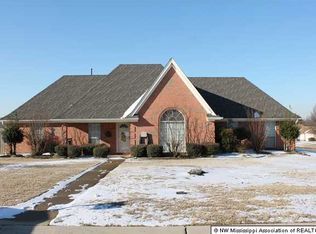 1260 Thames Dr, Southaven, MS 38671